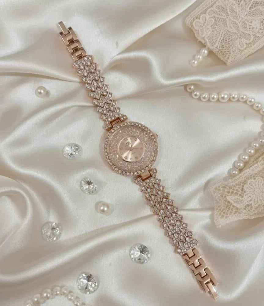 Chic Women's Quartz Watch With Water Resistance